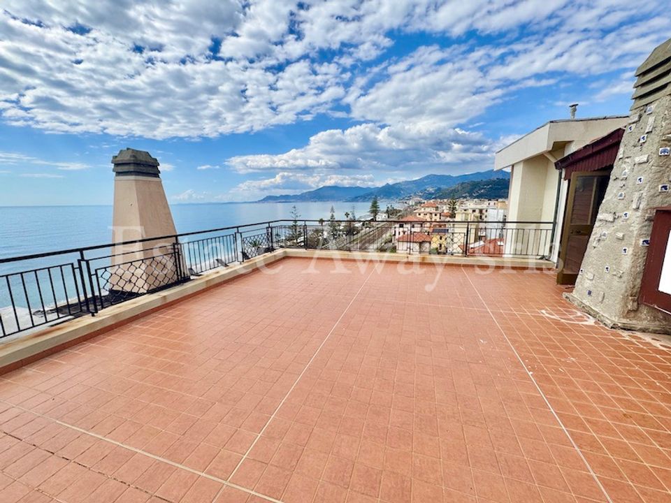 Penthouse i Bordighera, Imperia - foto 1